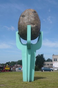 Пам'ятник картоплі, м. Бесекеж